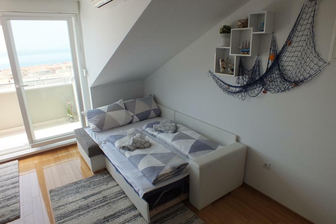 Apartment Silvija Novalja Exterior photo